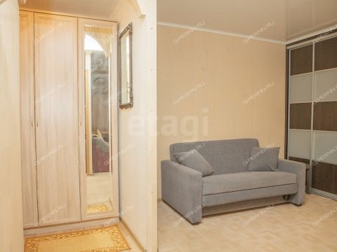 1-komnatnaya-ul-surikova-d-10 фото