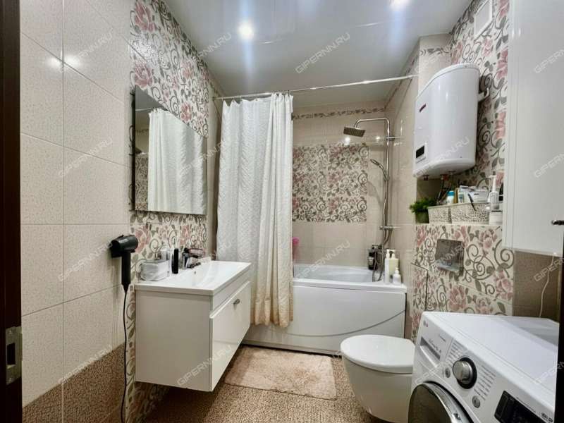 четырёхкомнатная квартира на улице Василия Иванова дом 46