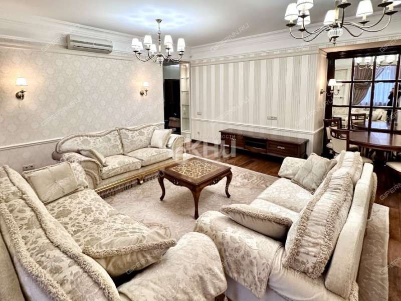 трёхкомнатная квартира на улице Коминтерна дом 139