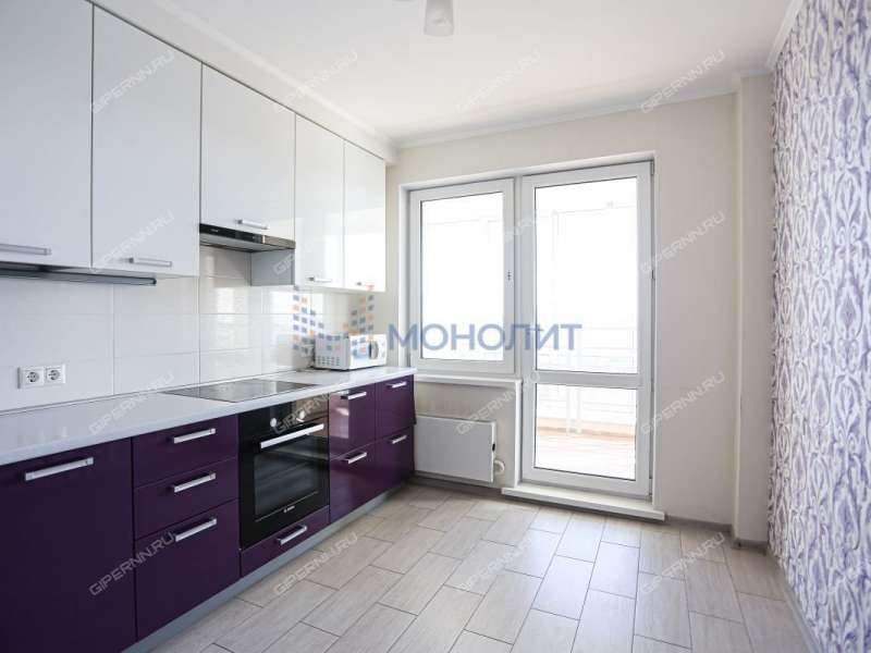 трёхкомнатная квартира на улице Академика Сахарова дом 105