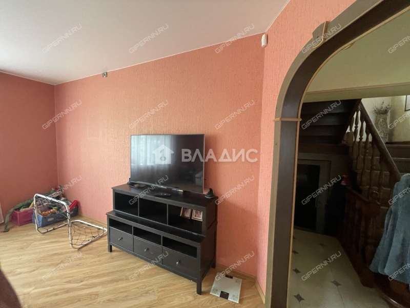 дом на улице 6-я Бор