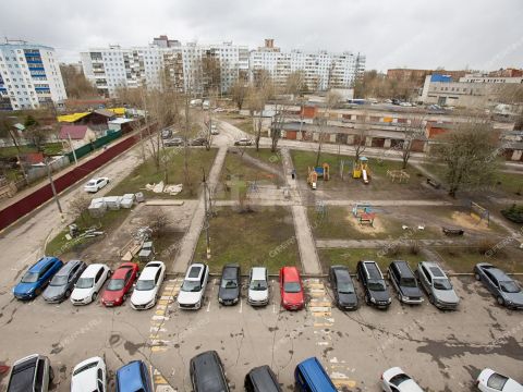 3-komnatnaya-ul-vyatskaya-d-1 фото
