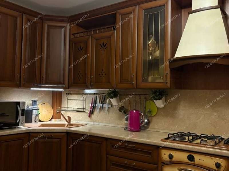 трёхкомнатная квартира на улице Воровского дом 13