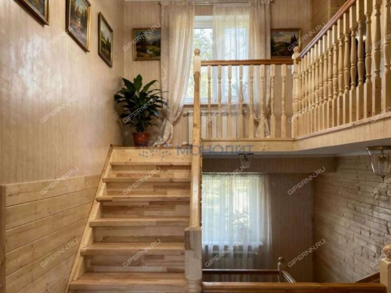 дом на  село Безводное