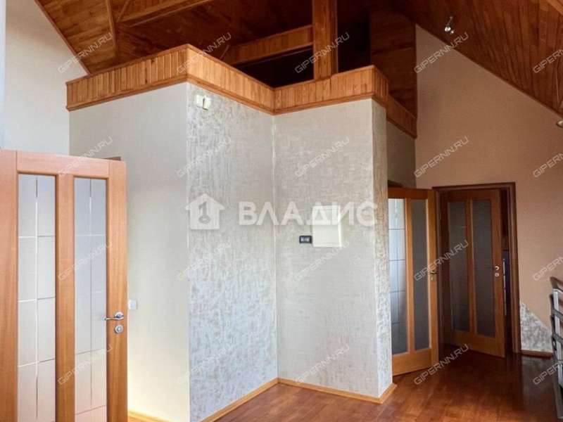 дом на 13 деревня Ройка