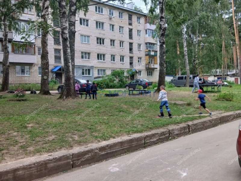 трёхкомнатная квартира на - дом 23 Буревестник сп