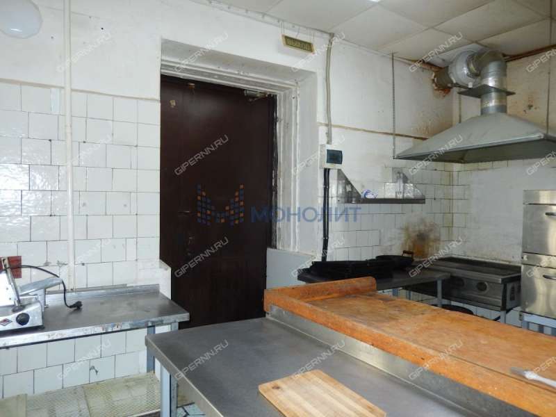 помещение под помещение свободного назначения, торговую площадь на улице Героя Давыдова