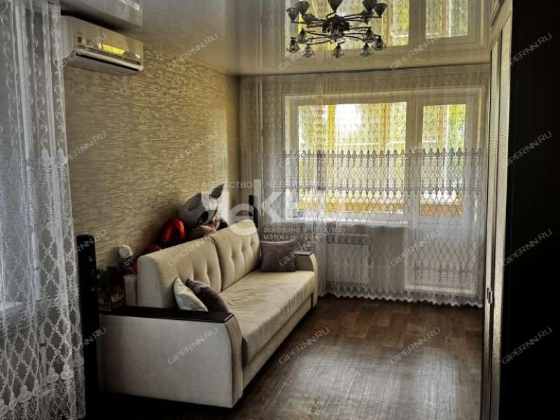 трёхкомнатная квартира на улице Карла Маркса дом 18