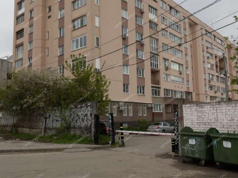 трёхкомнатная квартира на Студенческой улице дом 12