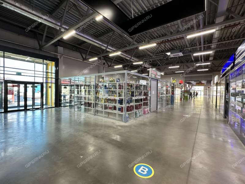 помещение под торговую площадь, недвижимость под автобизнес на Суздальской улице