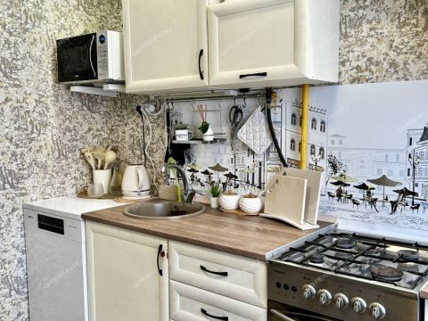 3-komnatnaya-ul-burevestnika-d-16 фото