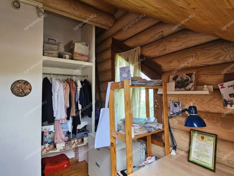 дом на деревня Ройка