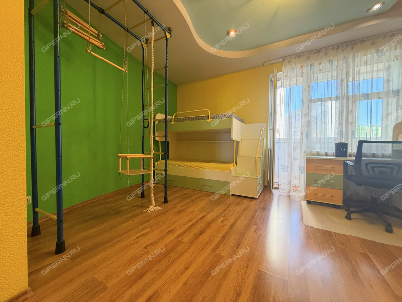 трёхкомнатная квартира на улице Коминтерна дом 127