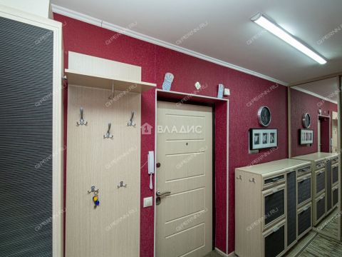 2-komnatnaya-ul-vyatskaya-d-1 фото