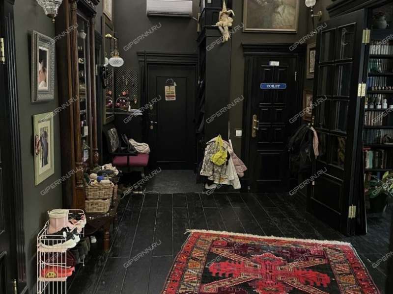 четырёхкомнатная квартира на улице Воровского дом 24