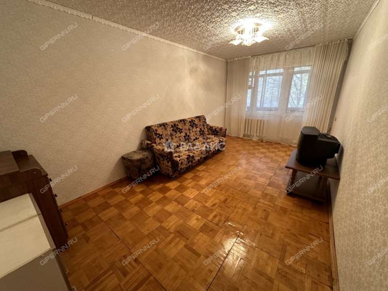 трёхкомнатная квартира на улице Верхнепечёрская дом 4