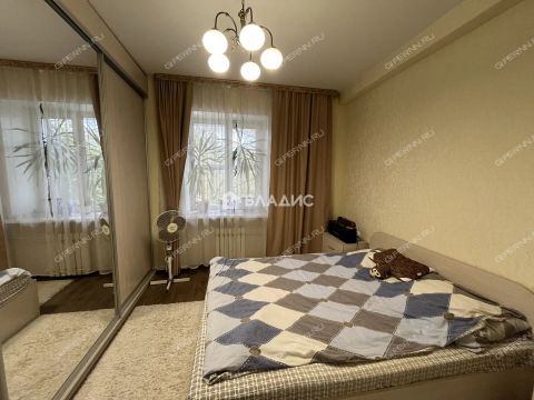 2-komnatnaya-ul-strazh-revolyucii-d-32 фото