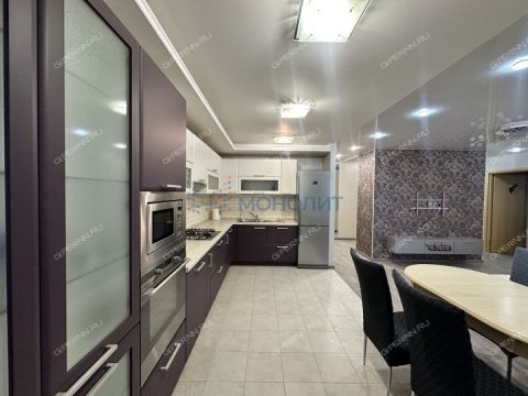 2-komnatnaya-ul-oktyabrskoy-revolyucii-d-45a фото