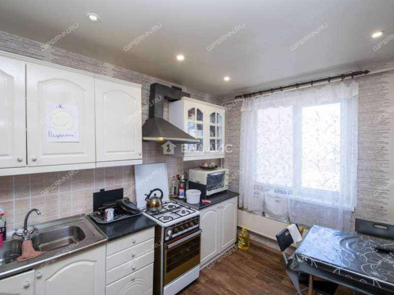 трёхкомнатная квартира на улице Коминтерна дом 20