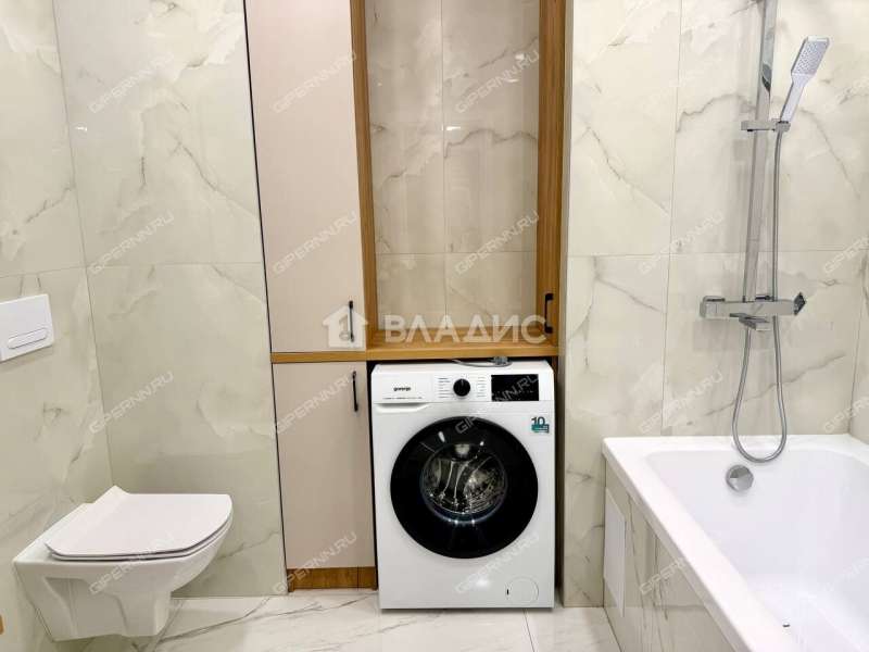 трёхкомнатная квартира на Ошарской улице дом 98 к1