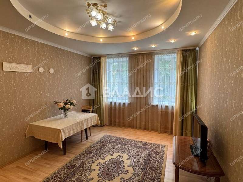 трёхкомнатная квартира на Комсомольской улице дом 3