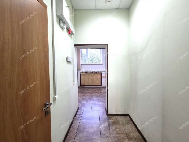 помещение под помещение свободного назначения на улице Юлиуса Фучика