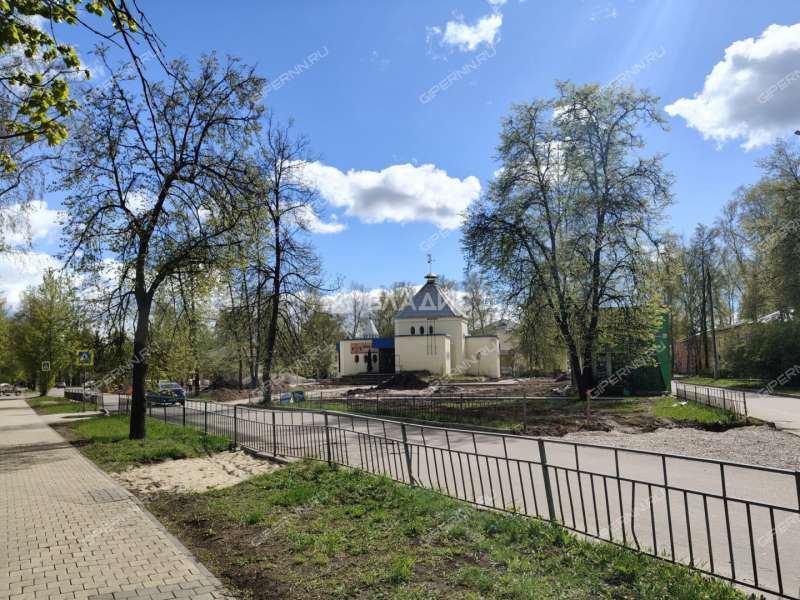 здание под офис, торговую площадь на улице Баранова