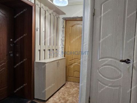 2-komnatnaya-ul-melnikova-pecherskogo-d-8 фото