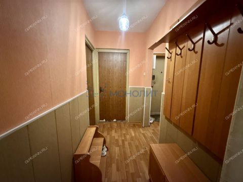 3-komnatnaya-ul-verhnepecherskaya-d-1 фото