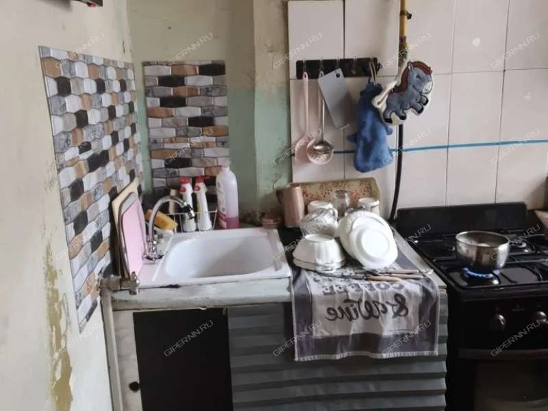 комната в доме 23 на улице Страж Революции