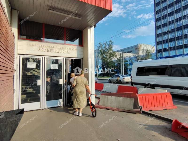 трёхкомнатная квартира на улице Страж Революции дом 7/5