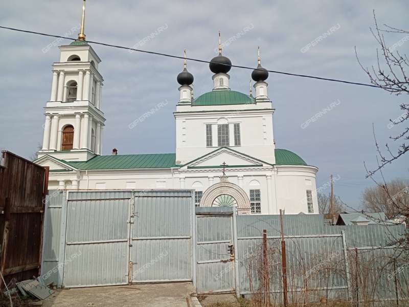 дом на улице Ограда село Татинец