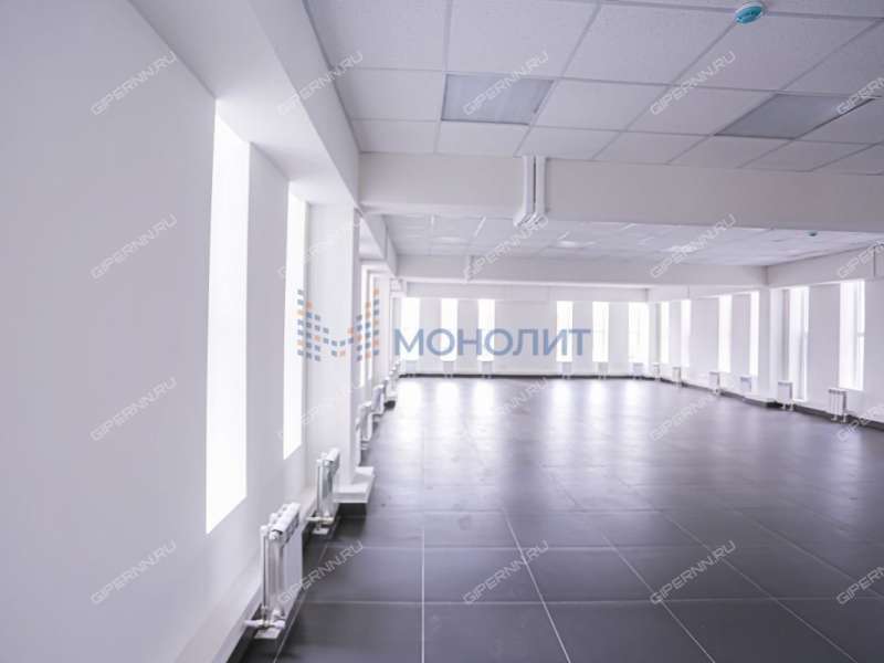 здание под недвижимость под медицинские учреждения, недвижимость под образовательные учреждения на улице Родионова