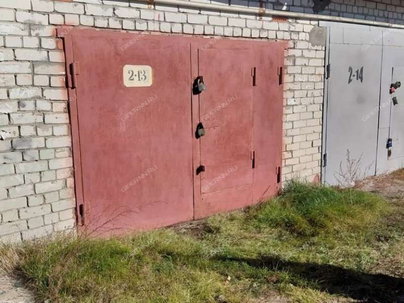 гараж на улице Гаугеля