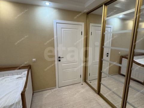 3-komnatnaya-nab-volzhskaya-d-10 фото