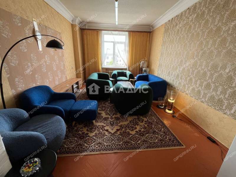 трёхкомнатная квартира на проспекте Октября дом 16