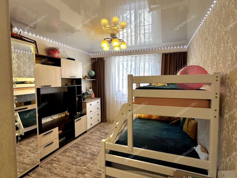 трёхкомнатная квартира на улице Буревестника дом 16