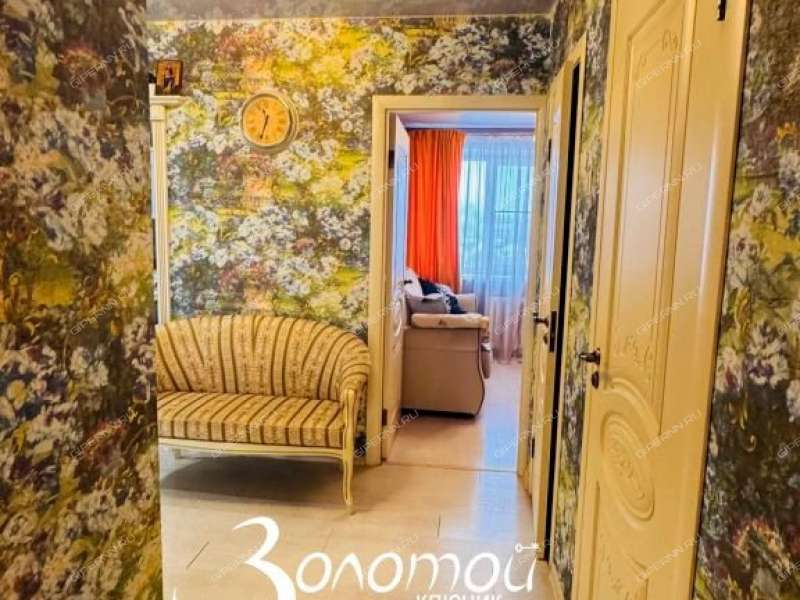 трёхкомнатная квартира на улице Обухова дом 45