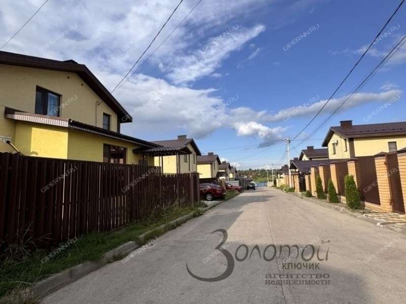 дом на Молодежной улице деревня Хватково