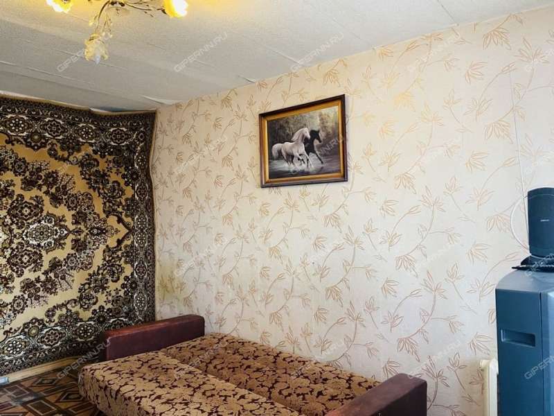 четырёхкомнатная квартира на Южном шоссе дом 21а