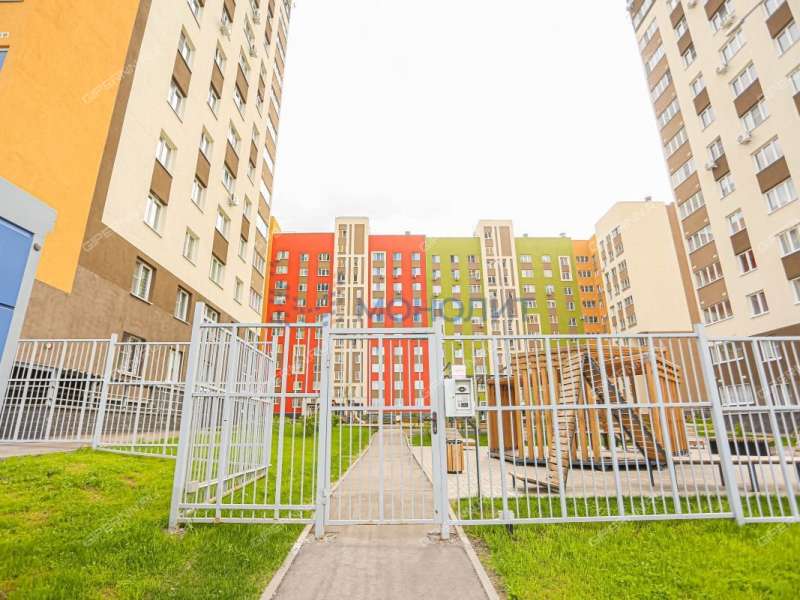 трёхкомнатная квартира на проспекте Героев Донбасса дом 1