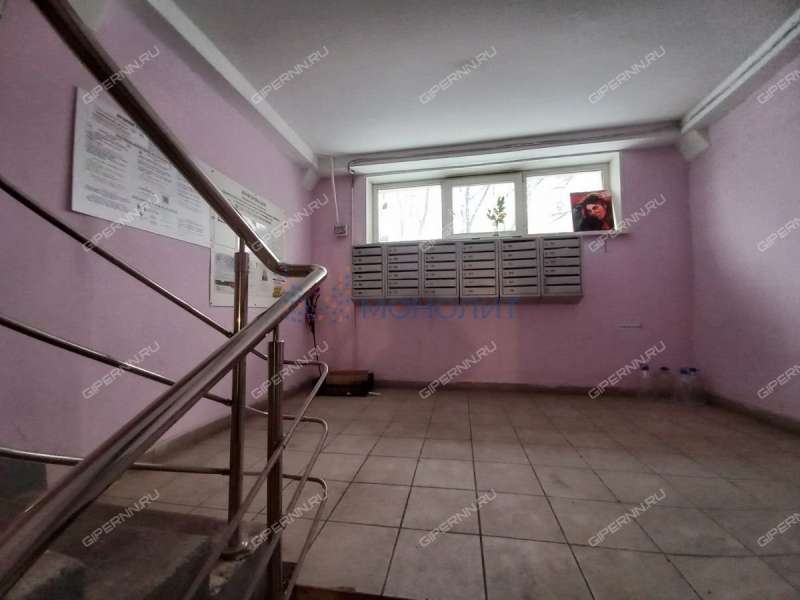 двухкомнатная квартира на улице Верхнепечёрская дом 1