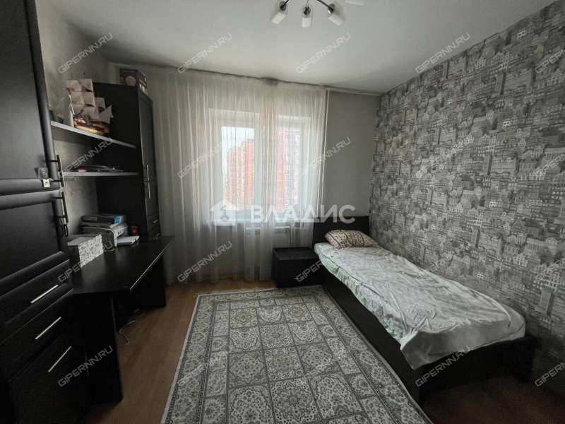 трёхкомнатная квартира на Красноуральской улице дом 3А