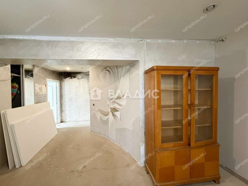 здание под офис, торговую площадь на Большой Покровской улице