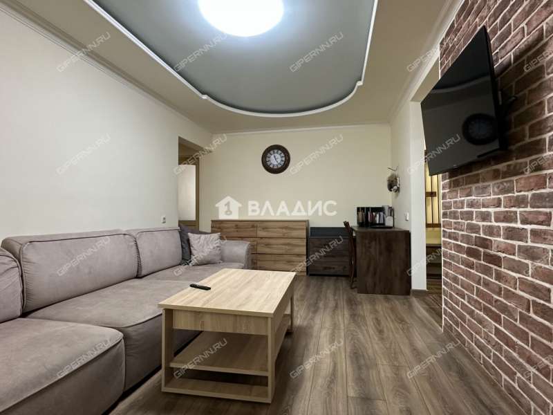 трёхкомнатная квартира на улице Ванеева дом 82