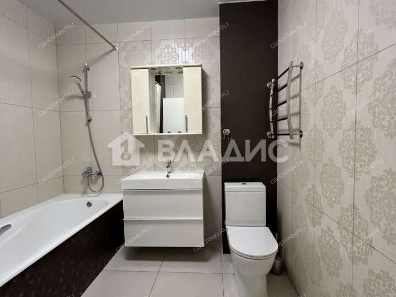 трёхкомнатная квартира на улице Родионова дом 192 к3