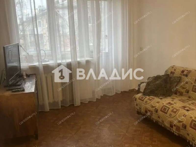 трёхкомнатная квартира на улице Героя Чугунова дом 15