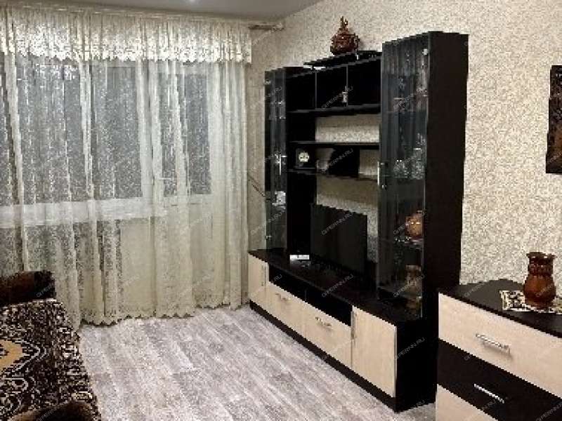 трёхкомнатная квартира на улице Космонавта Комарова дом 16а