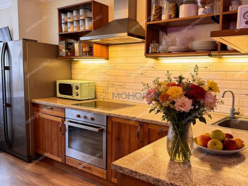 двухкомнатная квартира на улице Александра Хохлова дом 1