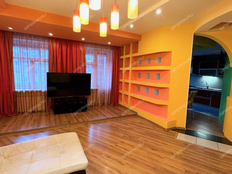 трёхкомнатная квартира на улице Коминтерна дом 127